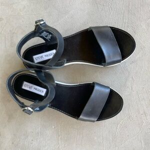 🆕 Listing!  Steve Madden | 'Deluxe' Black Leather Ankle-Strap Sandals